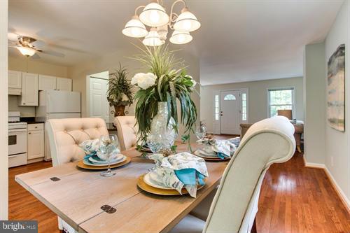 LONDON TOWNE - Residential