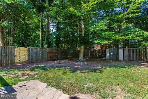 LONDON TOWNE - Residential