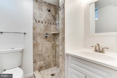 LONDON TOWNE - Residential