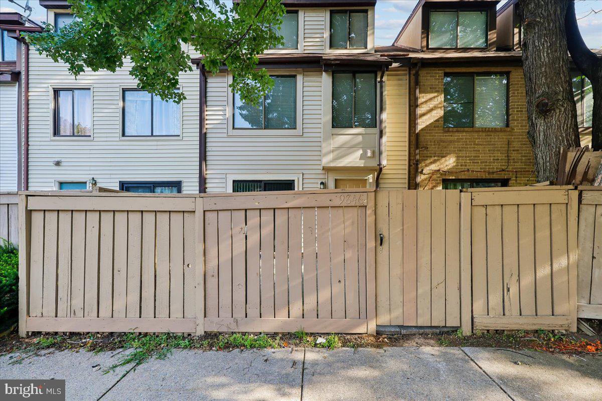 9846 BROOKRIDGE COURT
