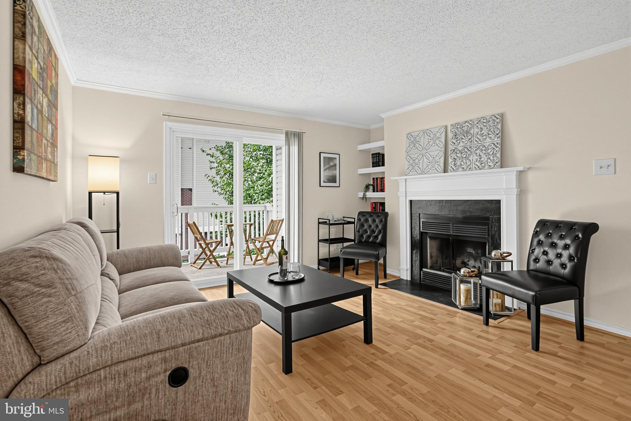 1532 LINCOLN WAY 202B