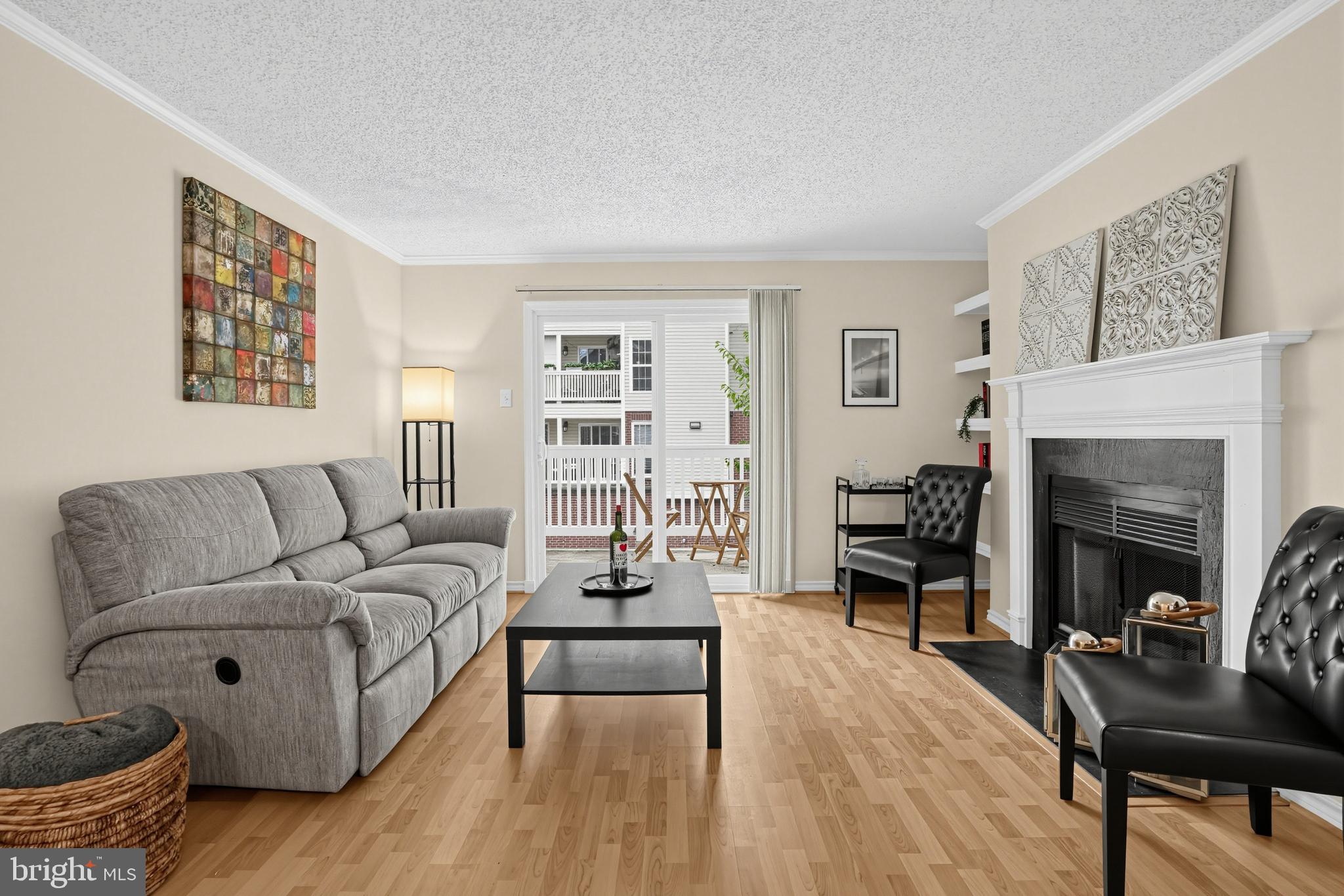 1532 LINCOLN WAY 202B