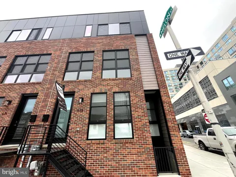 678 N 13th Street, Philadelphia, PA MLS: PAPH2486412
