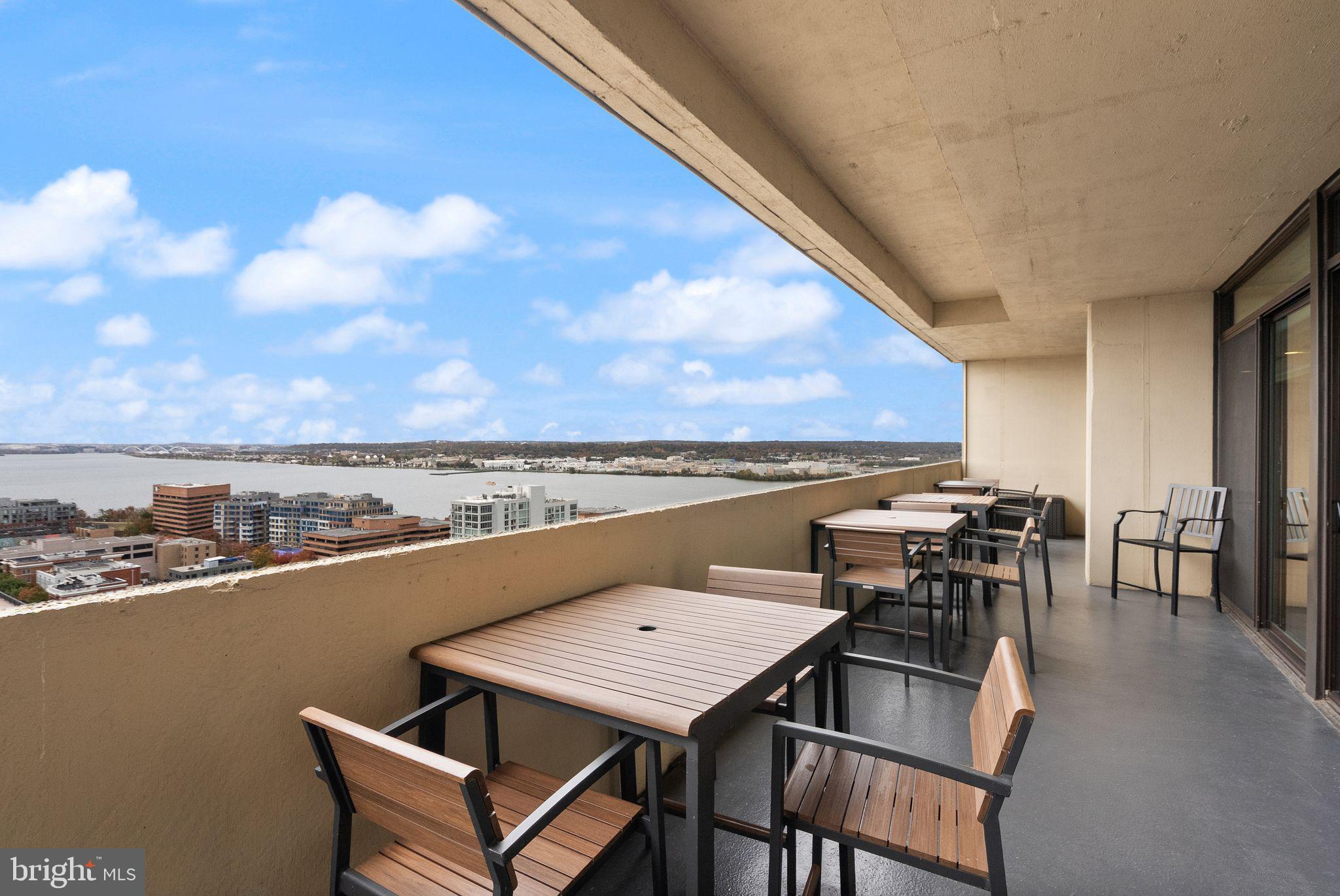 ALEXANDRIA HOUSE - Residential