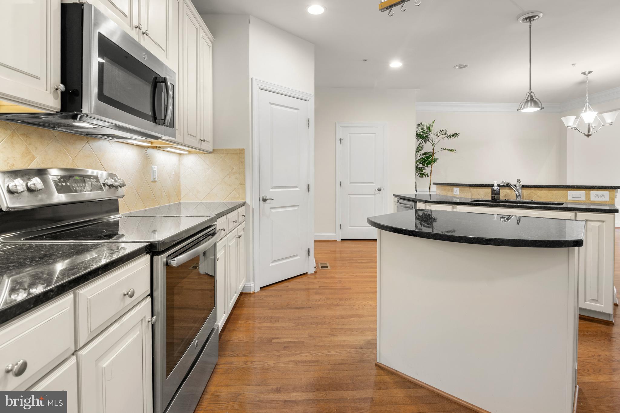 FALLSTON COMMONS - Residential