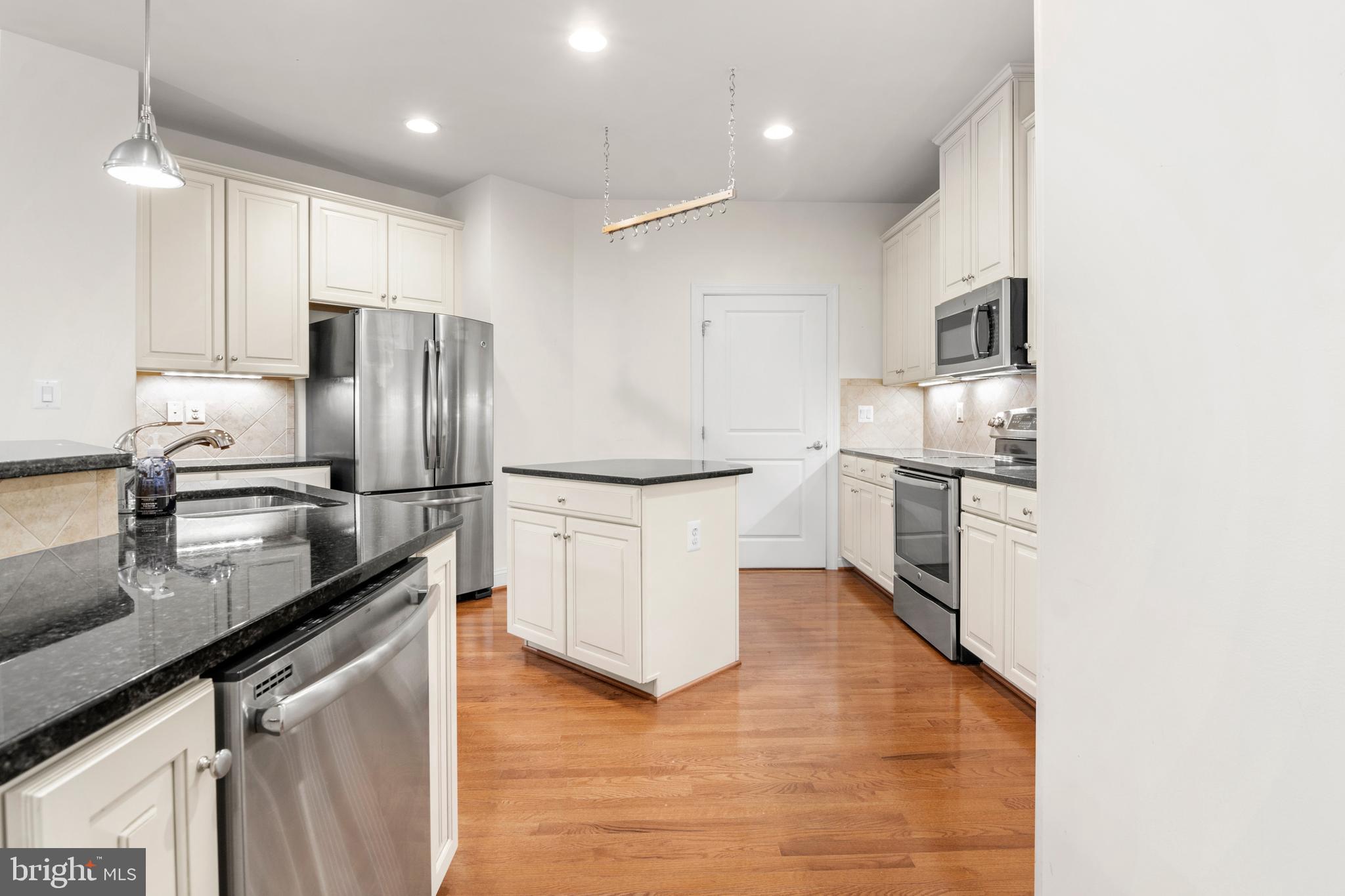 FALLSTON COMMONS - Residential