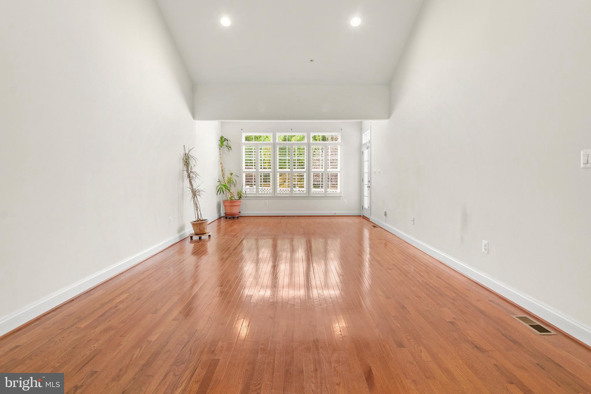 FALLSTON COMMONS - Residential