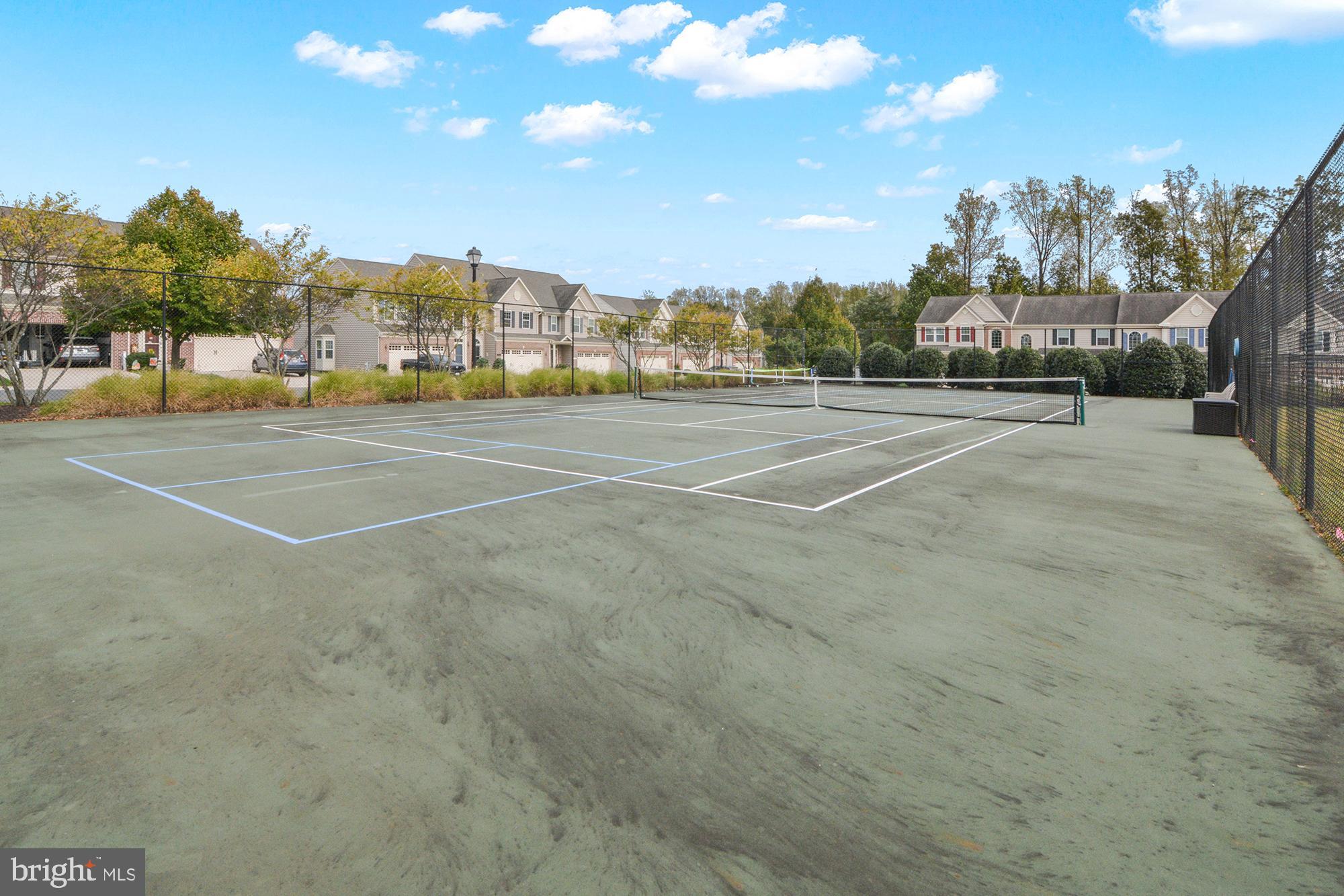 FALLSTON COMMONS - Residential