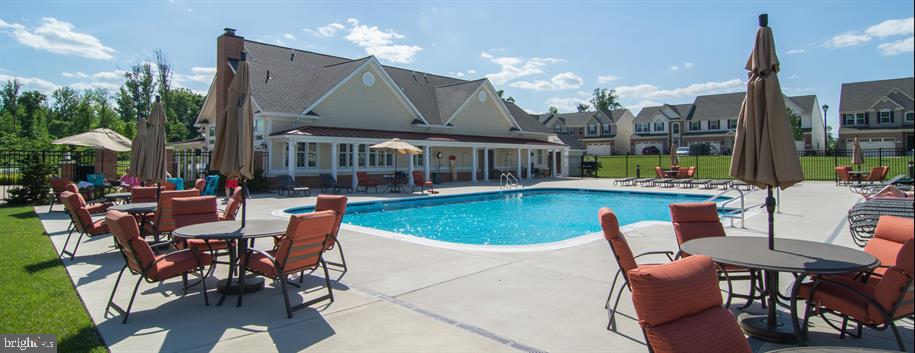 FALLSTON COMMONS - Residential