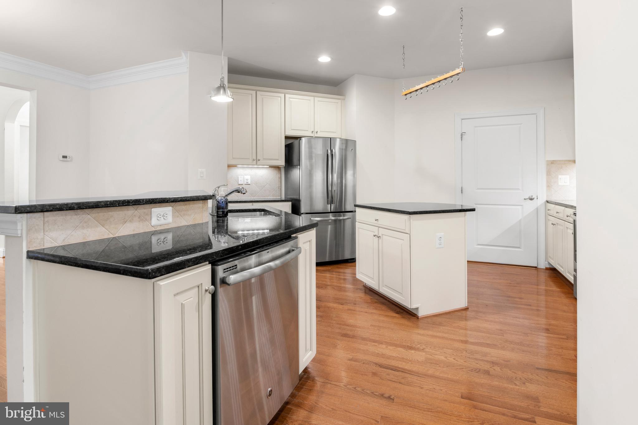 FALLSTON COMMONS - Residential