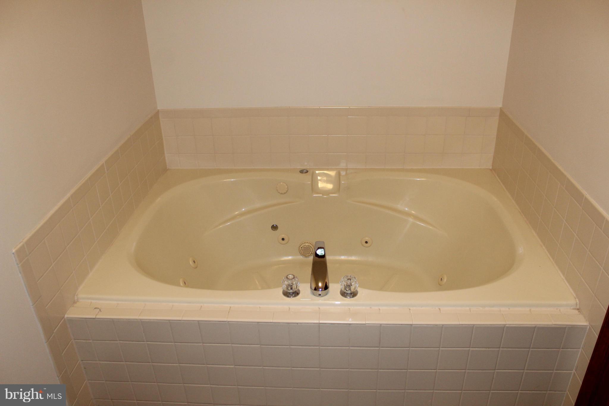 LAKE OF THE WOODS - Residential Lease