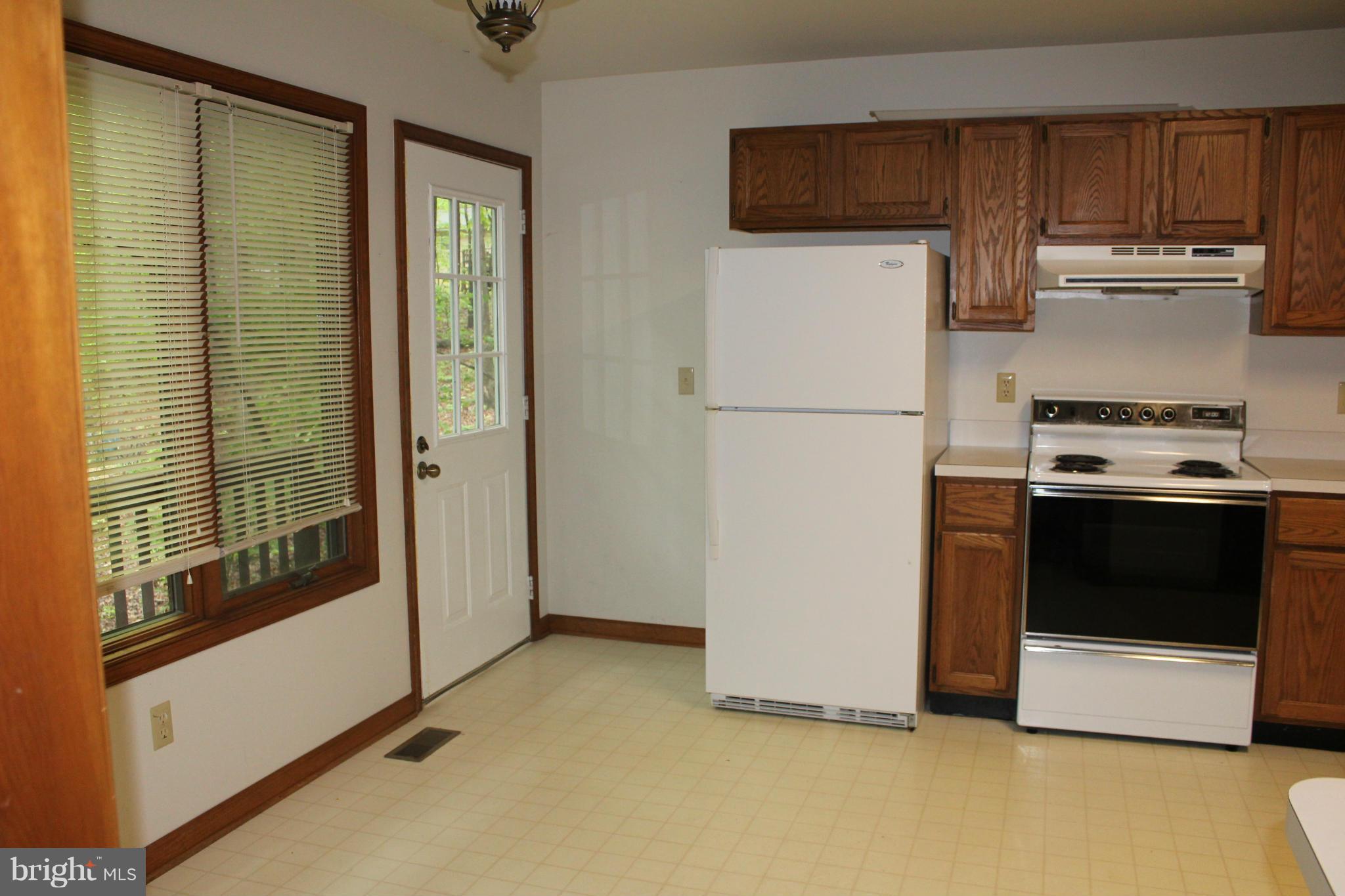 LAKE OF THE WOODS - Residential Lease