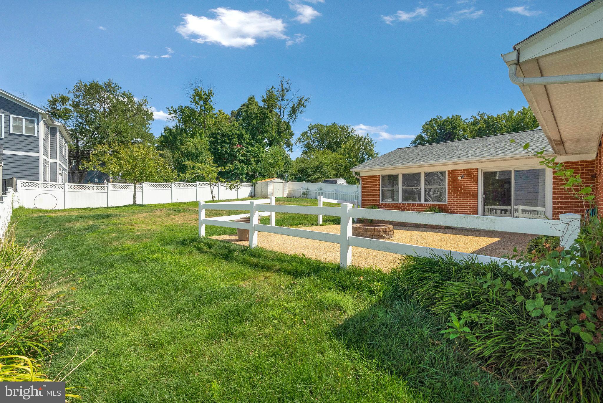 VIENNA WOODS - Residential Lease