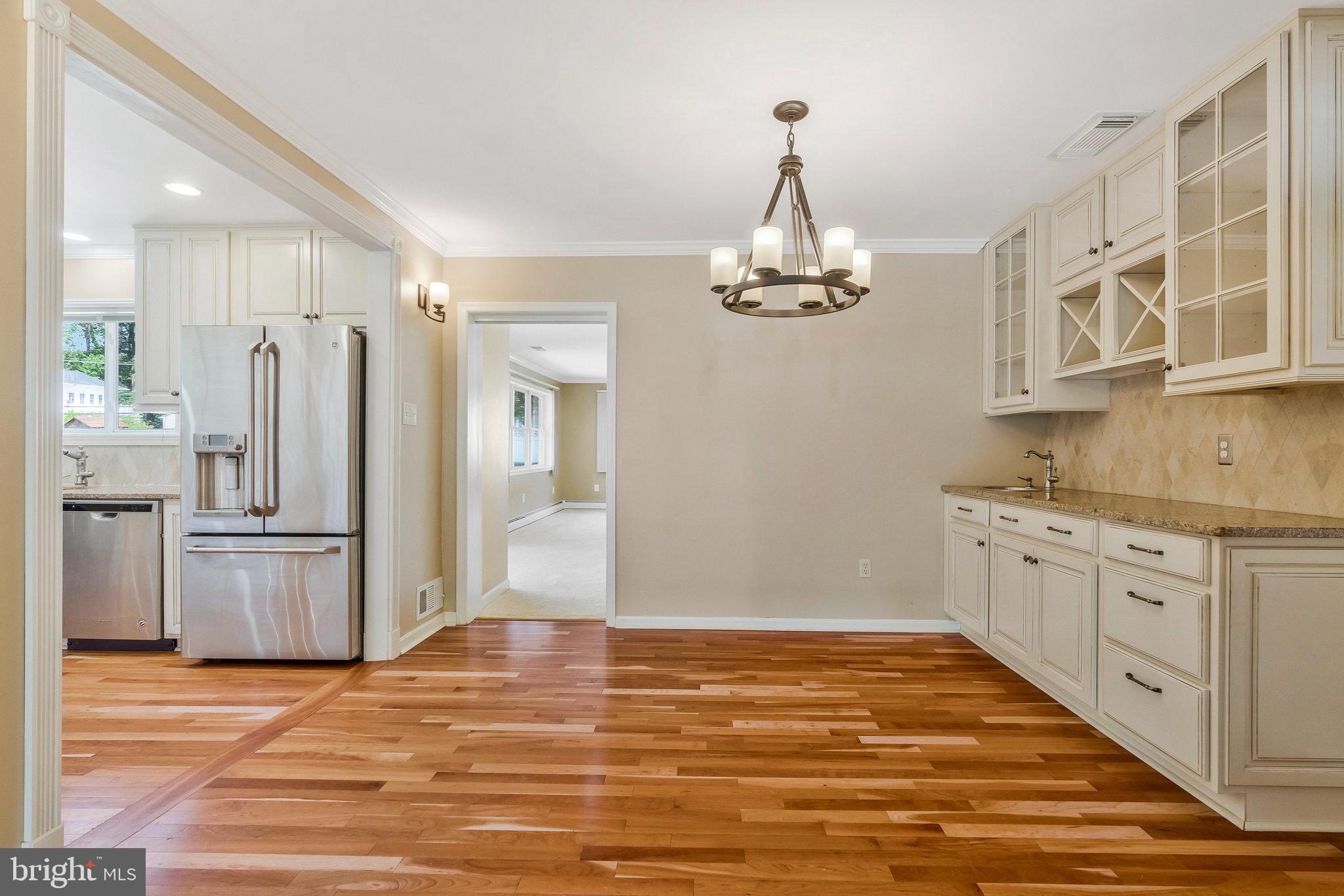 VIENNA WOODS - Residential Lease