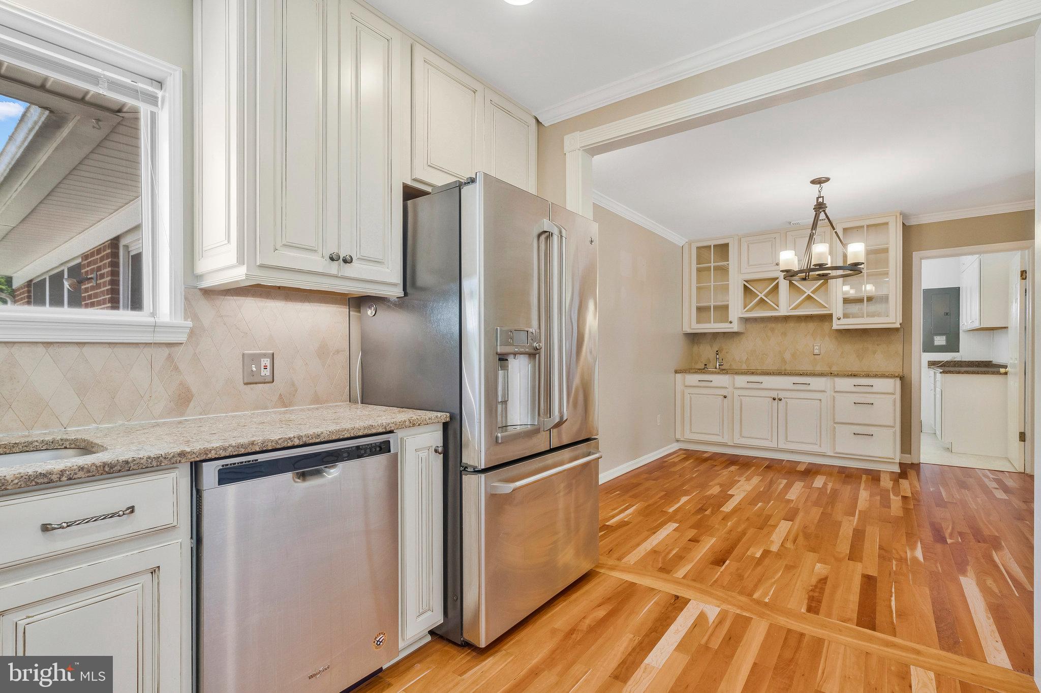 VIENNA WOODS - Residential Lease