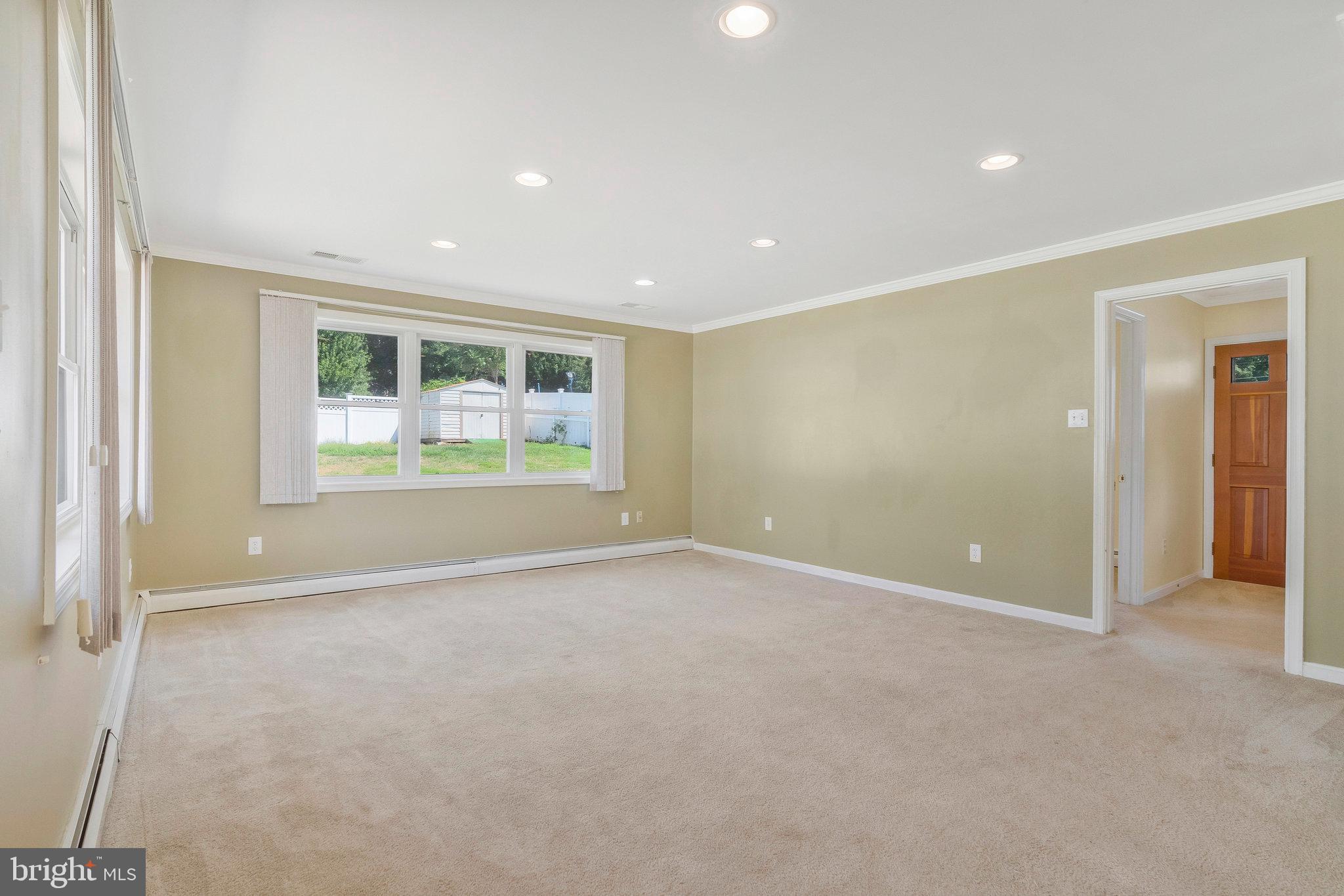 VIENNA WOODS - Residential Lease