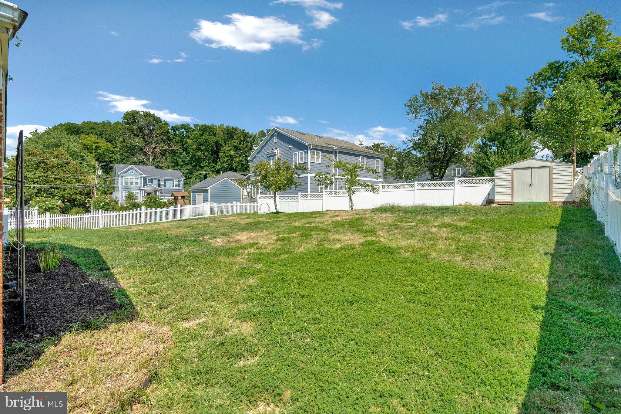 VIENNA WOODS - Residential Lease