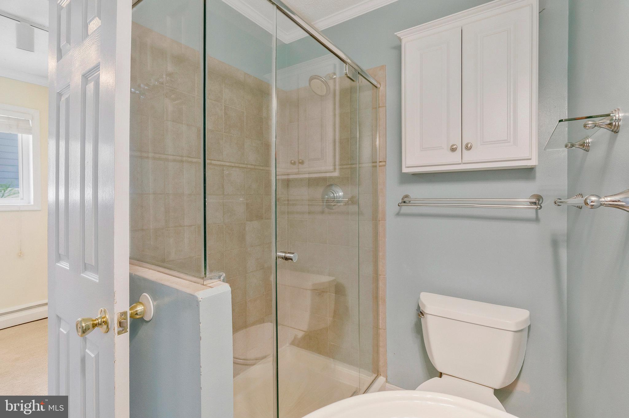 VIENNA WOODS - Residential Lease