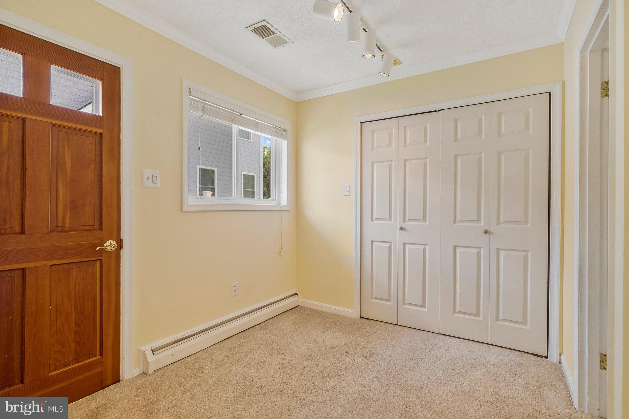 VIENNA WOODS - Residential Lease