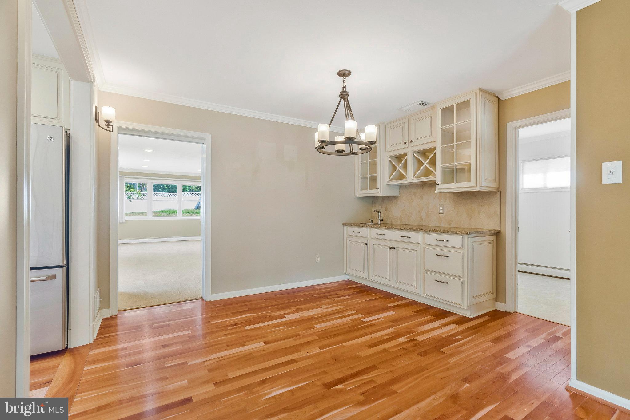 VIENNA WOODS - Residential Lease