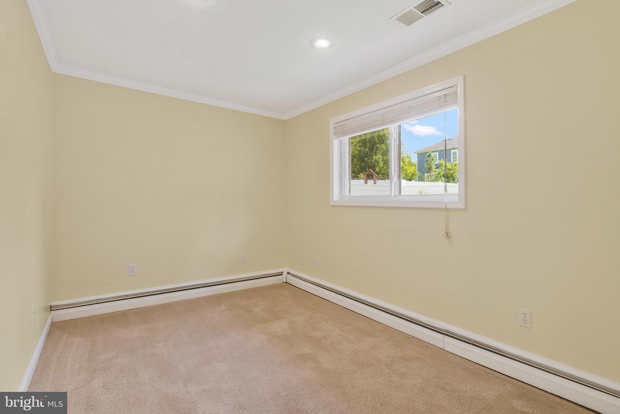 VIENNA WOODS - Residential Lease