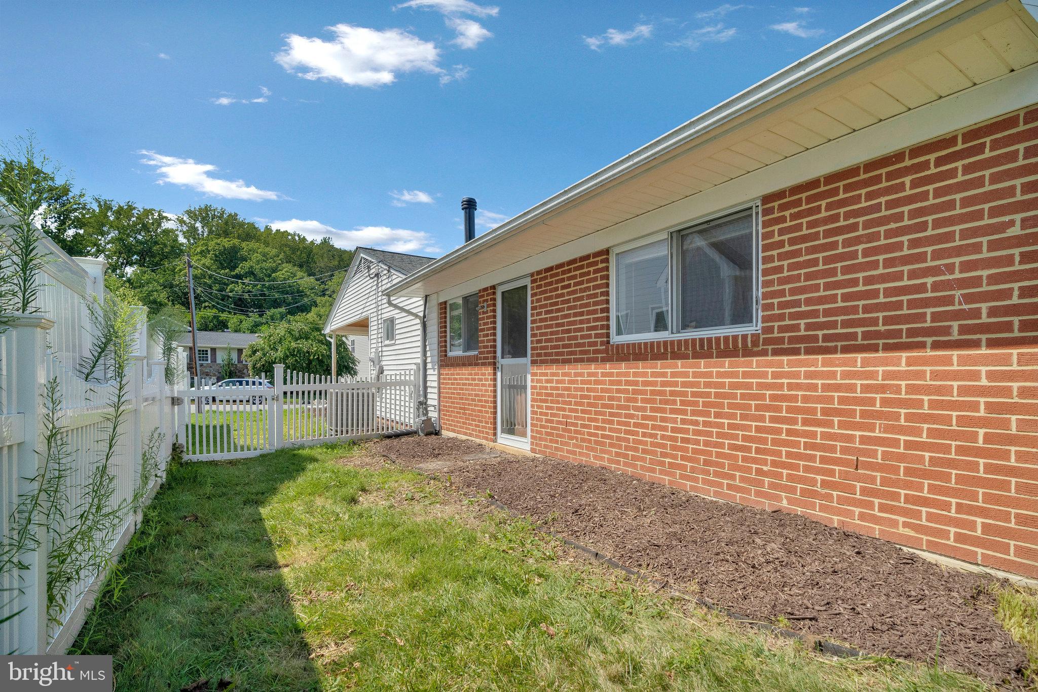 VIENNA WOODS - Residential Lease