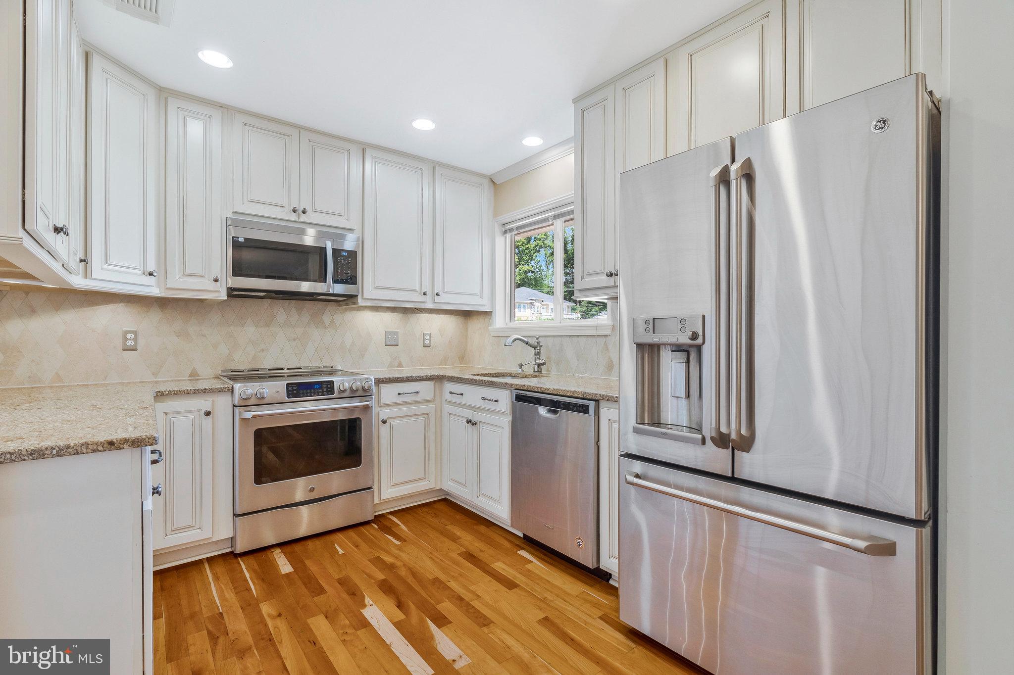 VIENNA WOODS - Residential Lease