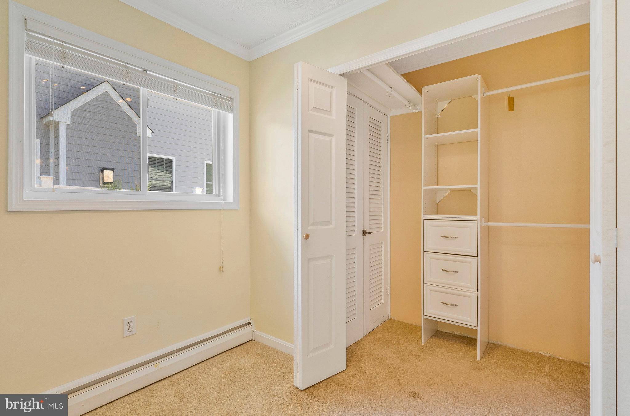 VIENNA WOODS - Residential Lease