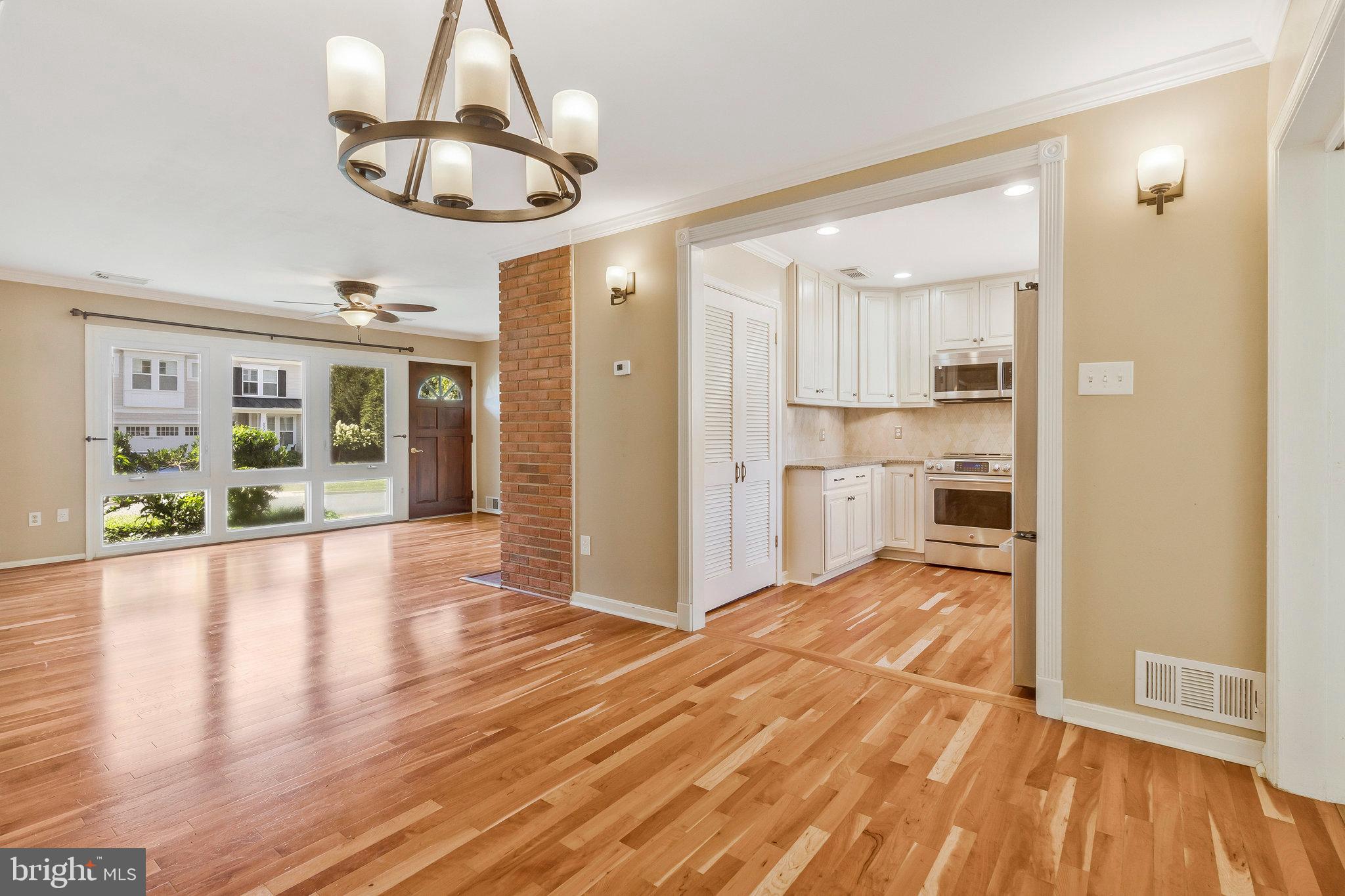 VIENNA WOODS - Residential Lease