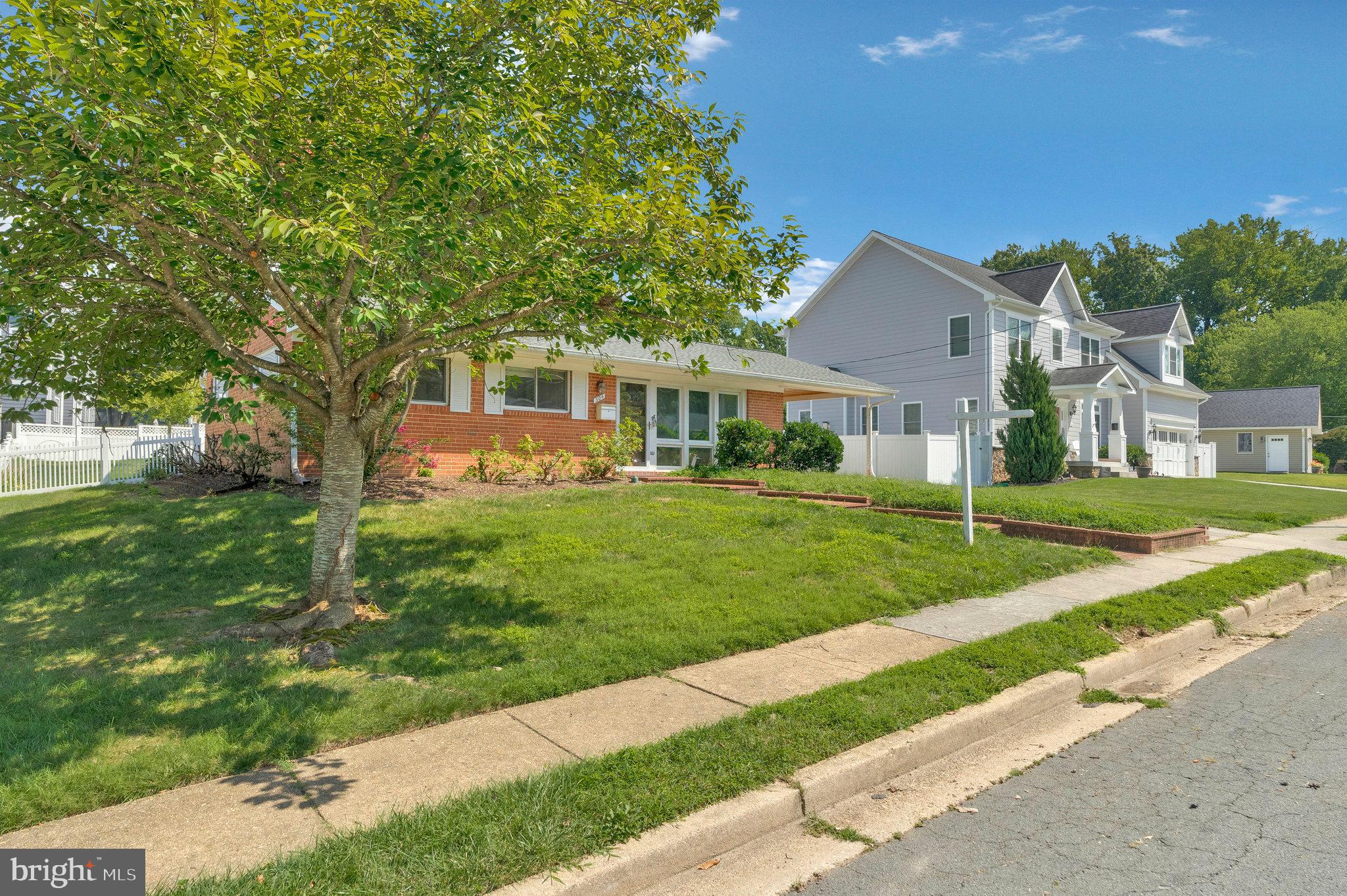 VIENNA WOODS - Residential Lease