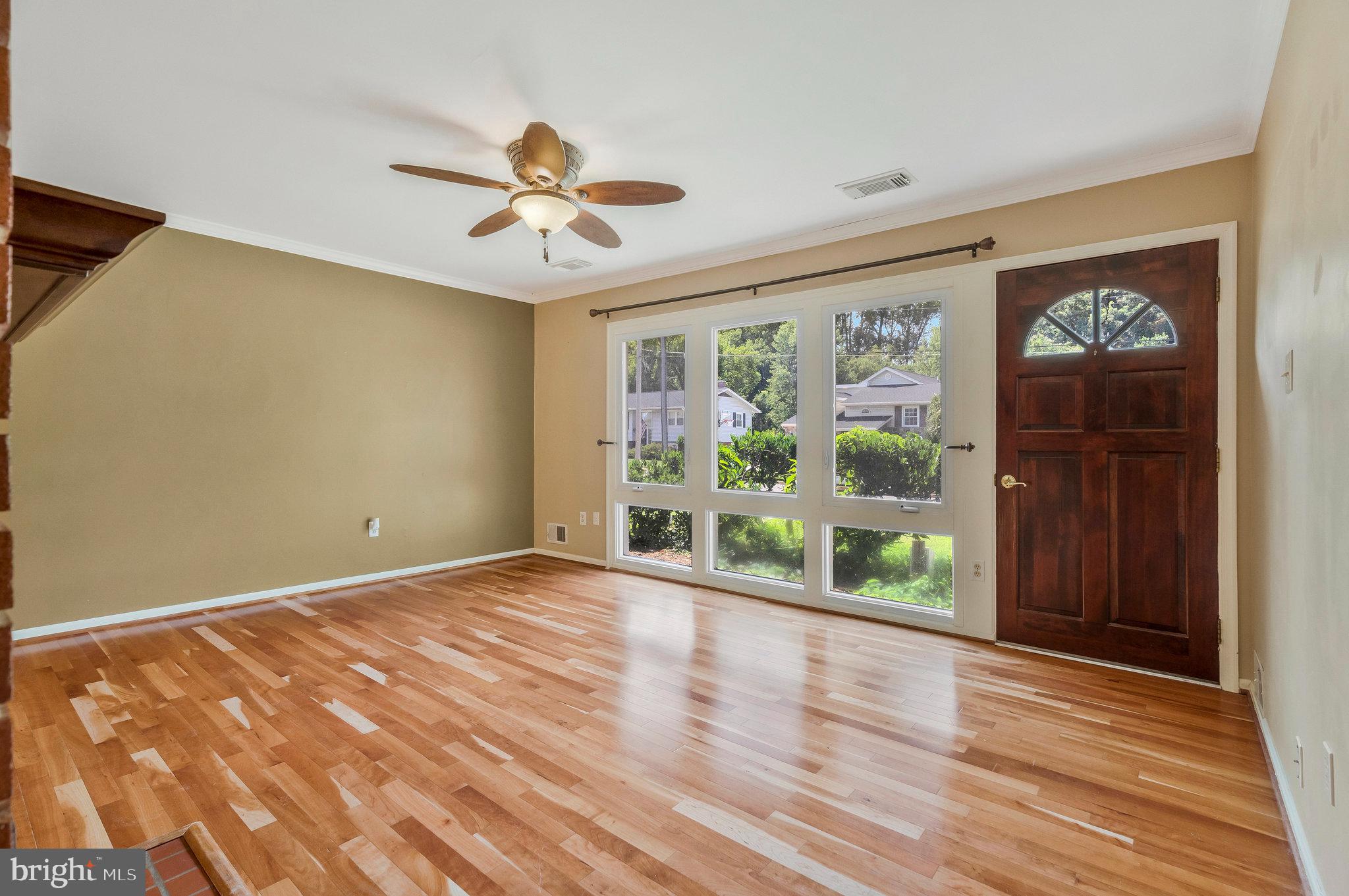 VIENNA WOODS - Residential Lease