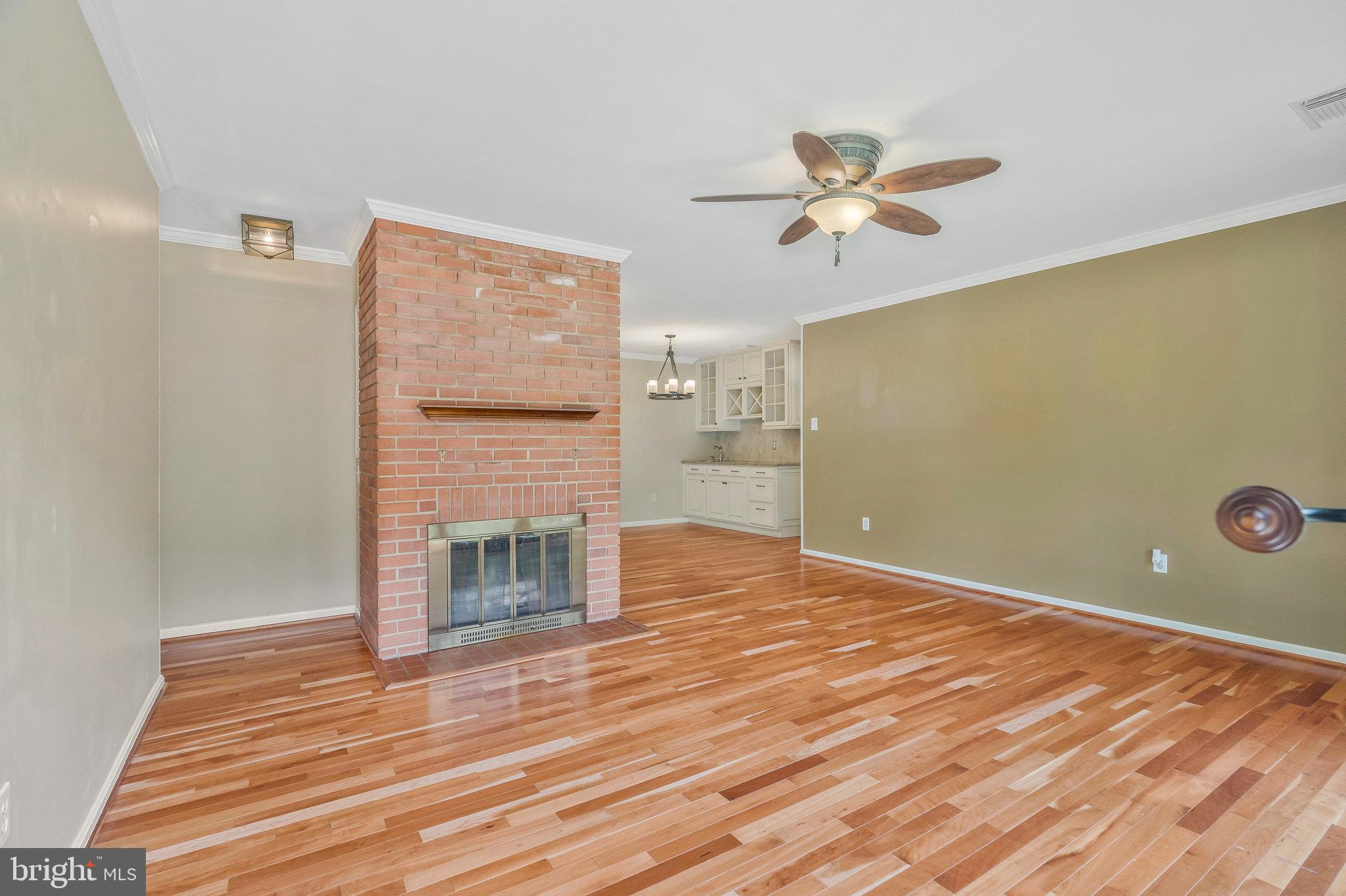 VIENNA WOODS - Residential Lease