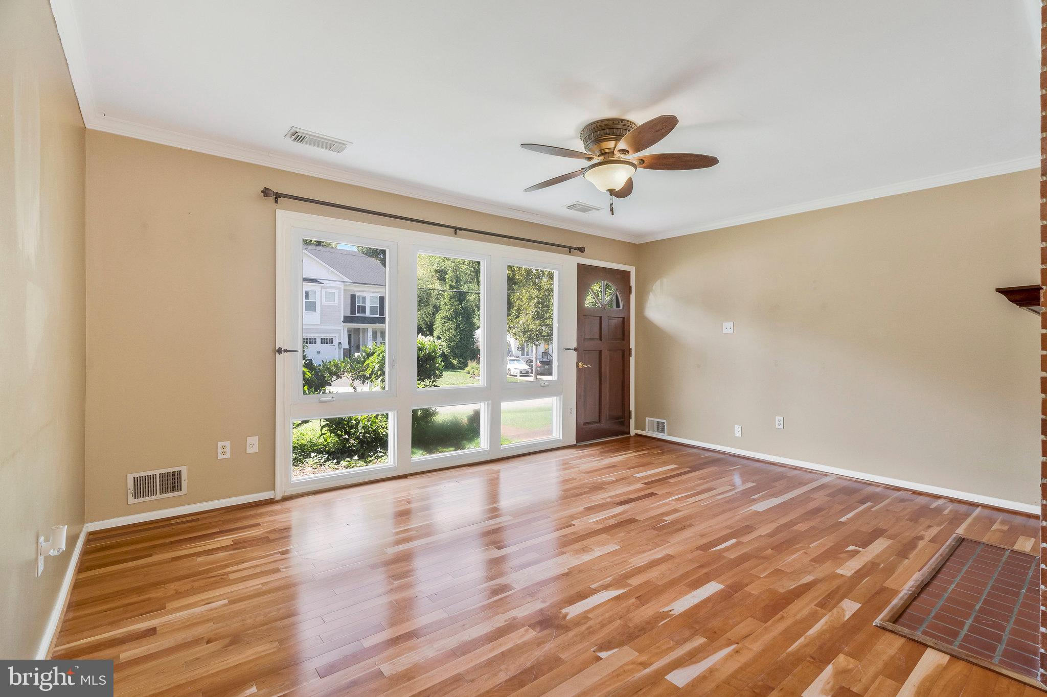 VIENNA WOODS - Residential Lease