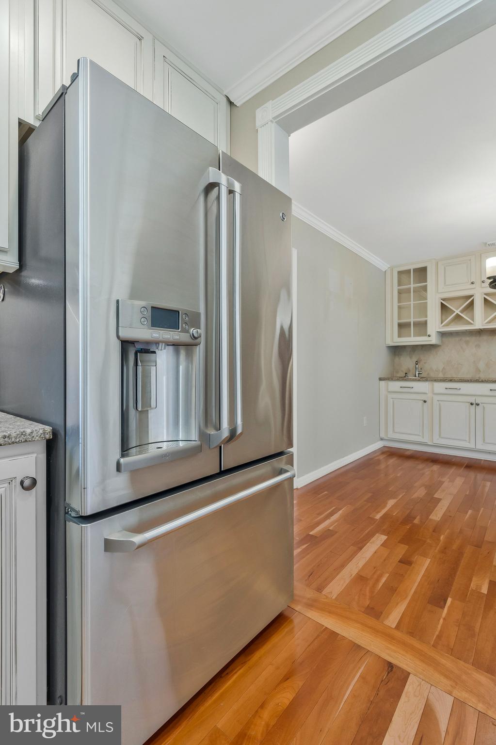 VIENNA WOODS - Residential Lease