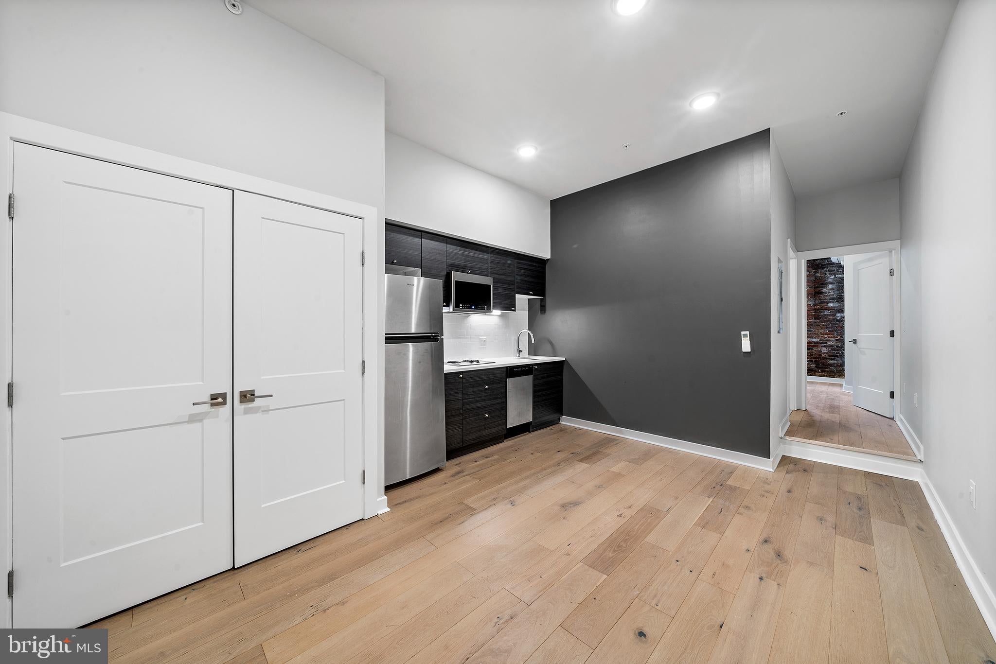 257 N 3RD STREET 1