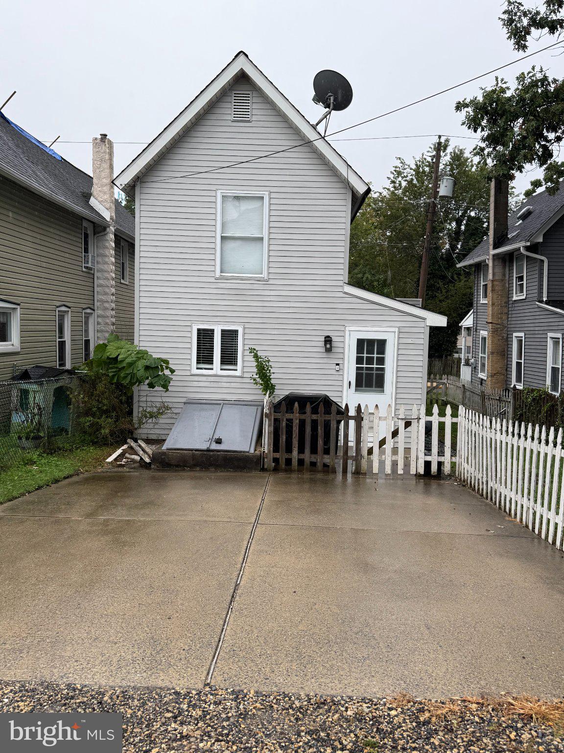 217 EAST AVENUE