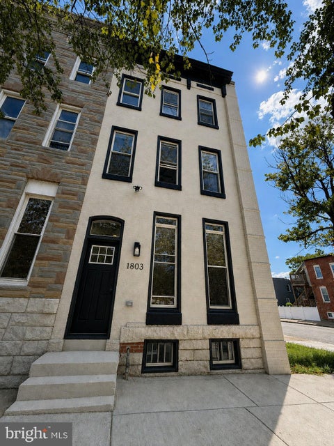 Townhouse For Sale - 1803 N Broadway<br/> Baltimore City County, BALTIMORE, MD 21213