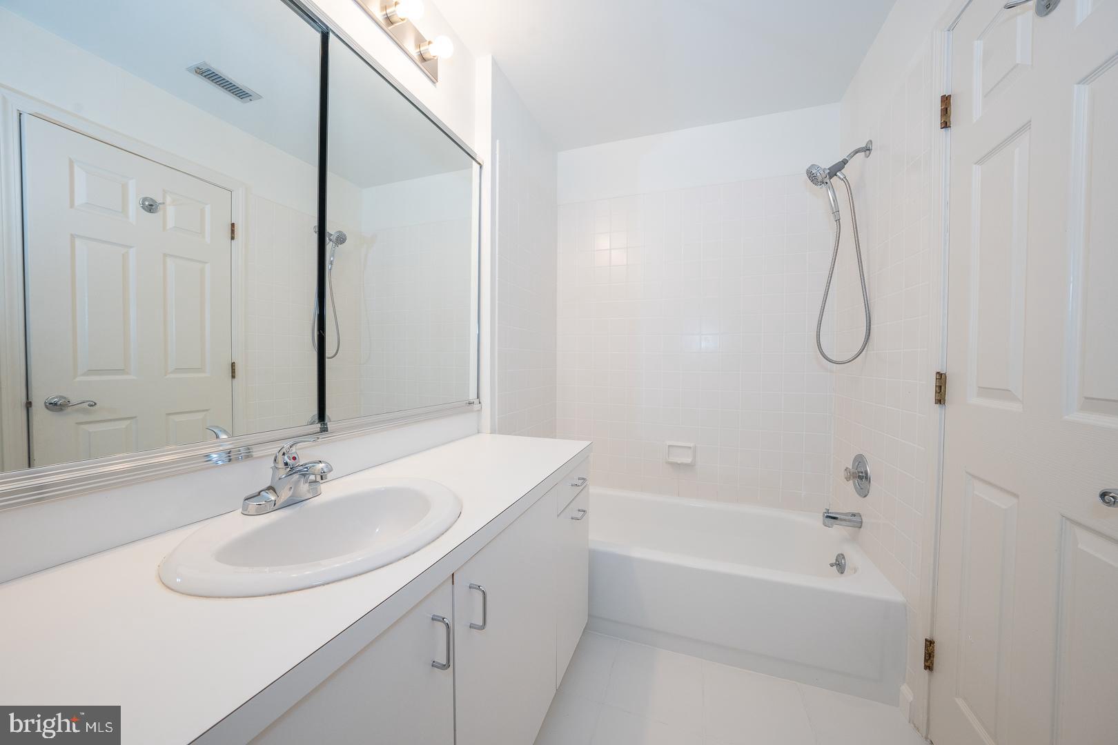 CHURCHILL COURT - Residential