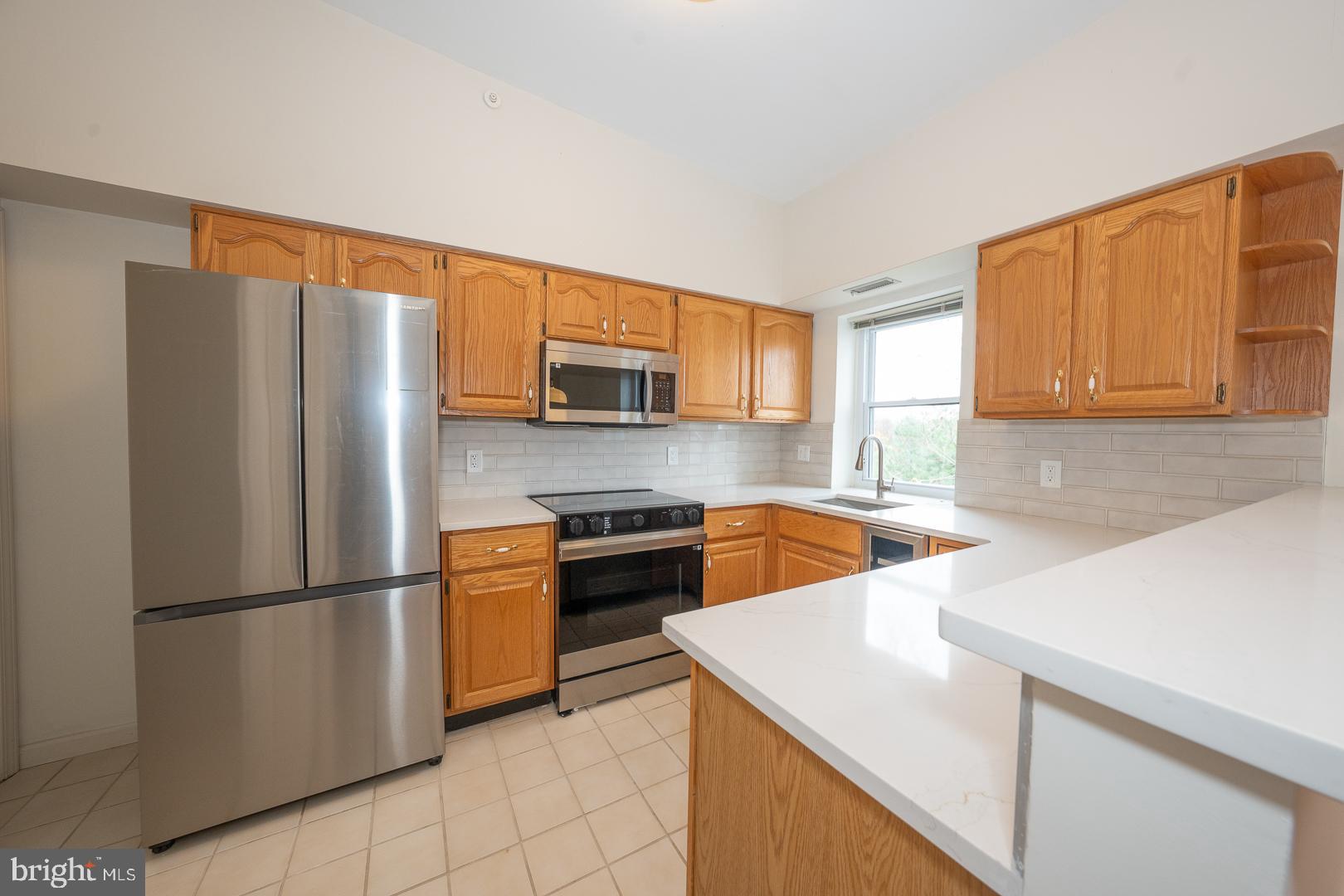 CHURCHILL COURT - Residential