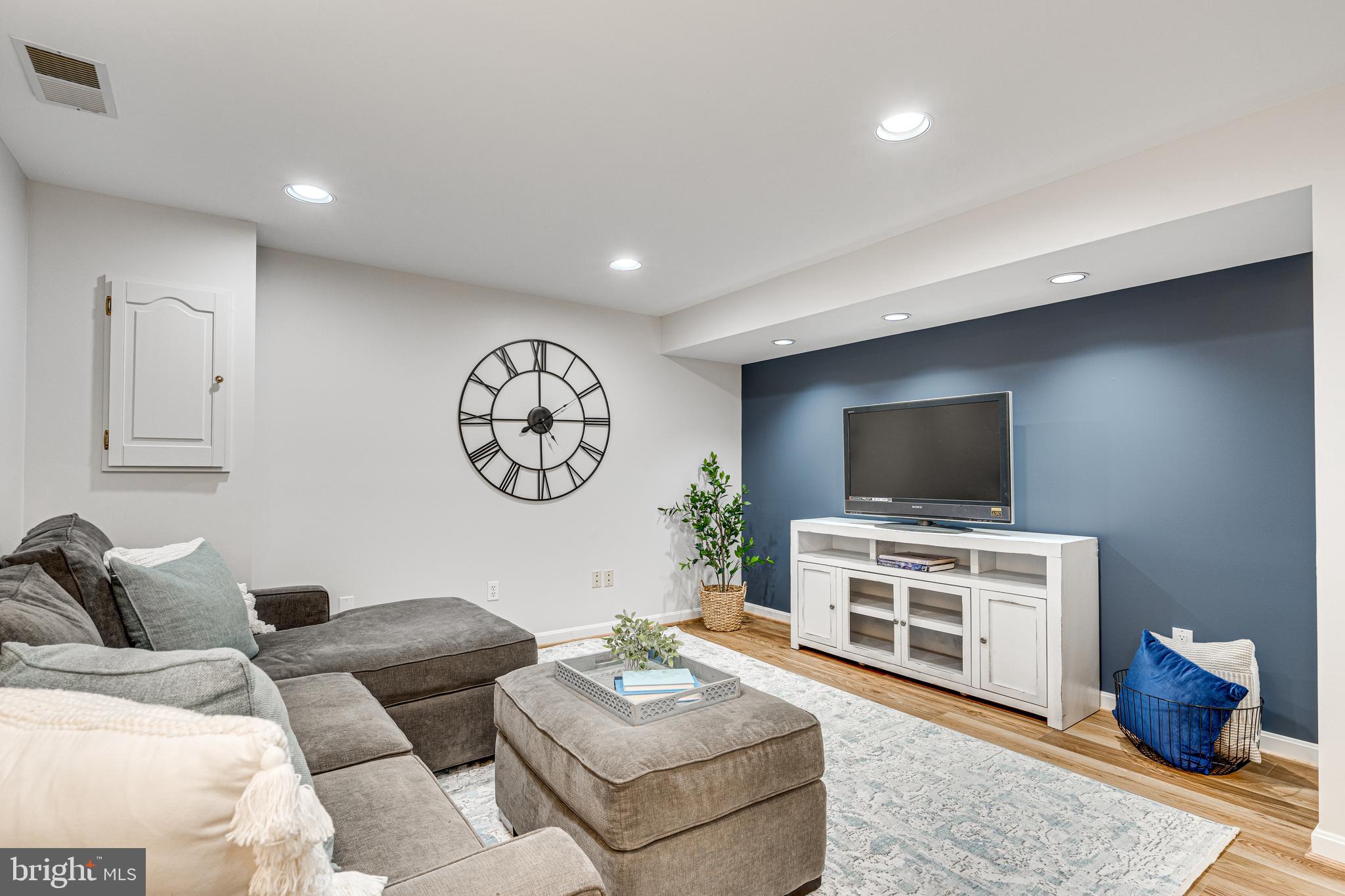 KINGS PARK WEST - Residential