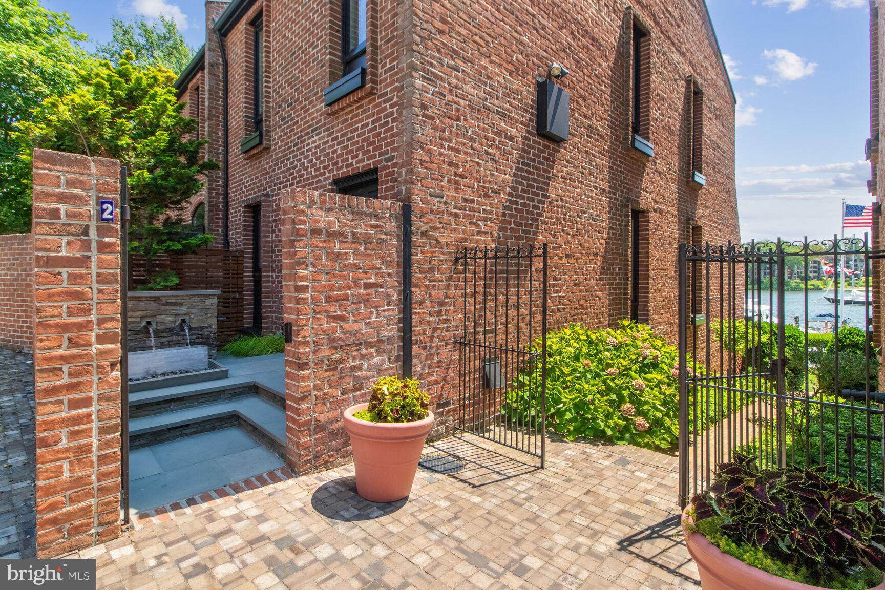 HISTORIC DISTRICT - Residential