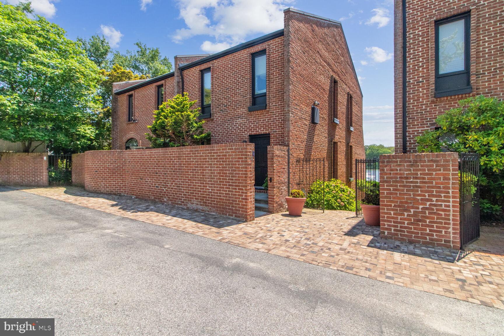 HISTORIC DISTRICT - Residential