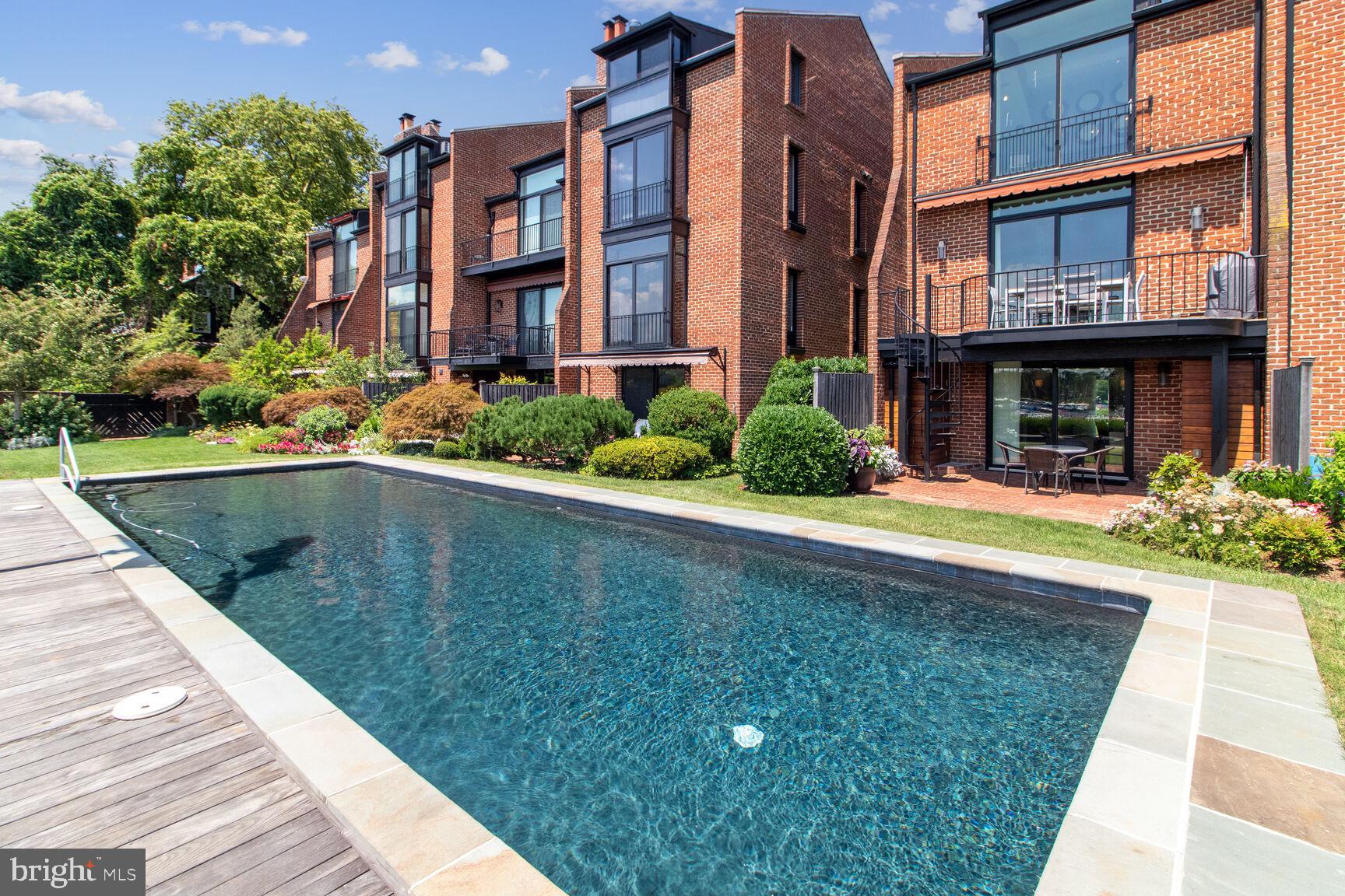 HISTORIC DISTRICT - Residential