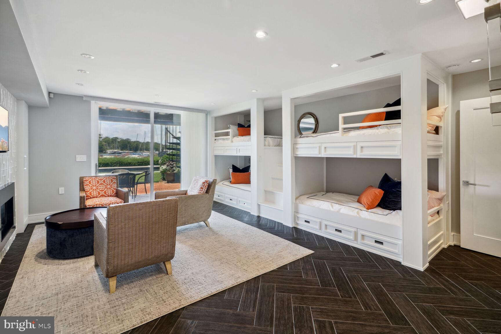 HISTORIC DISTRICT - Residential