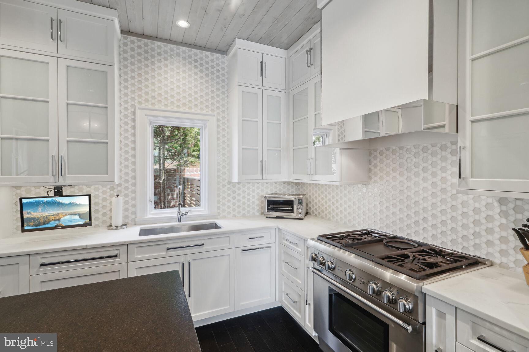 HISTORIC DISTRICT - Residential