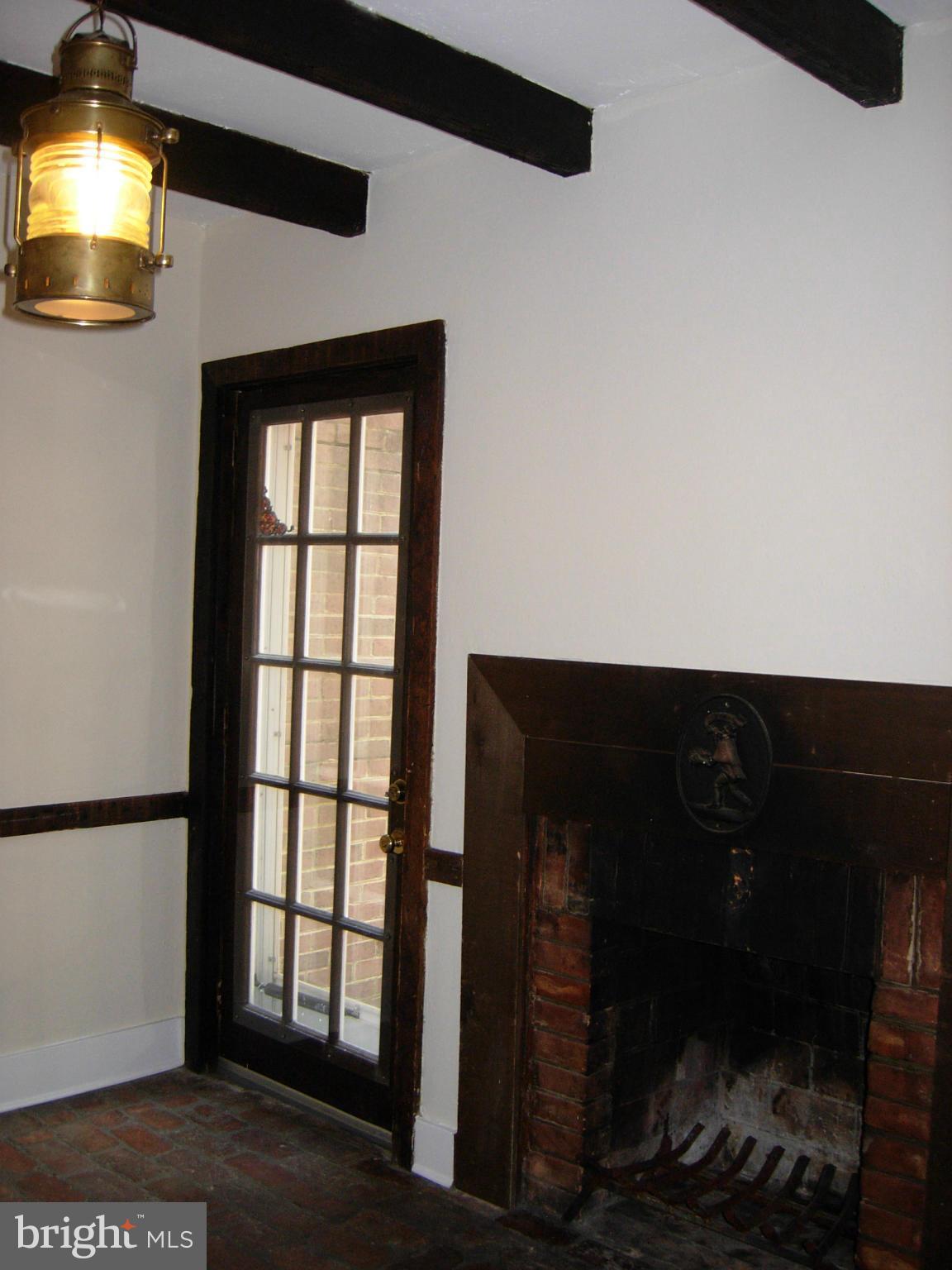 OLD TOWN - Residential Lease