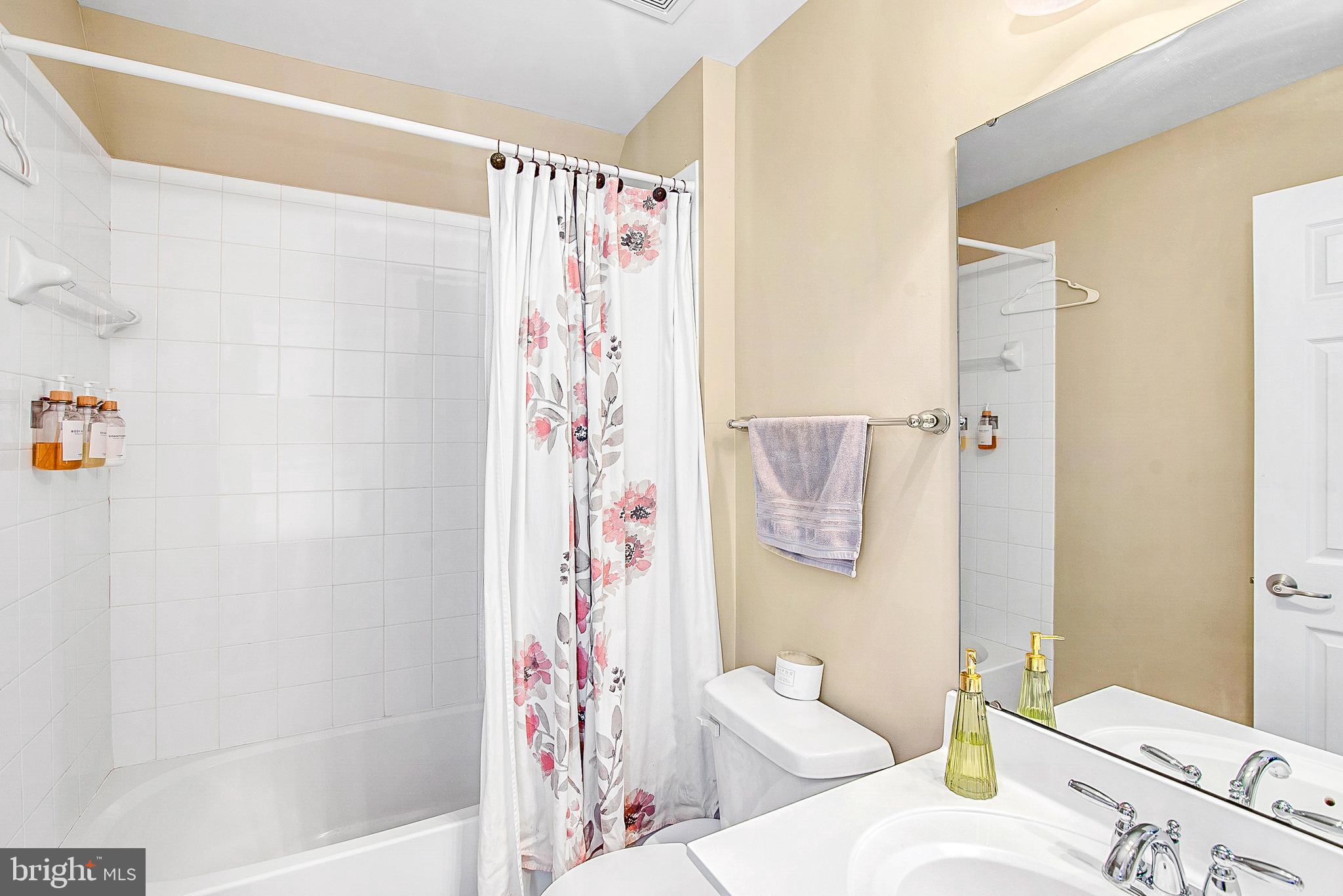 EASTON VILLAGE - Residential