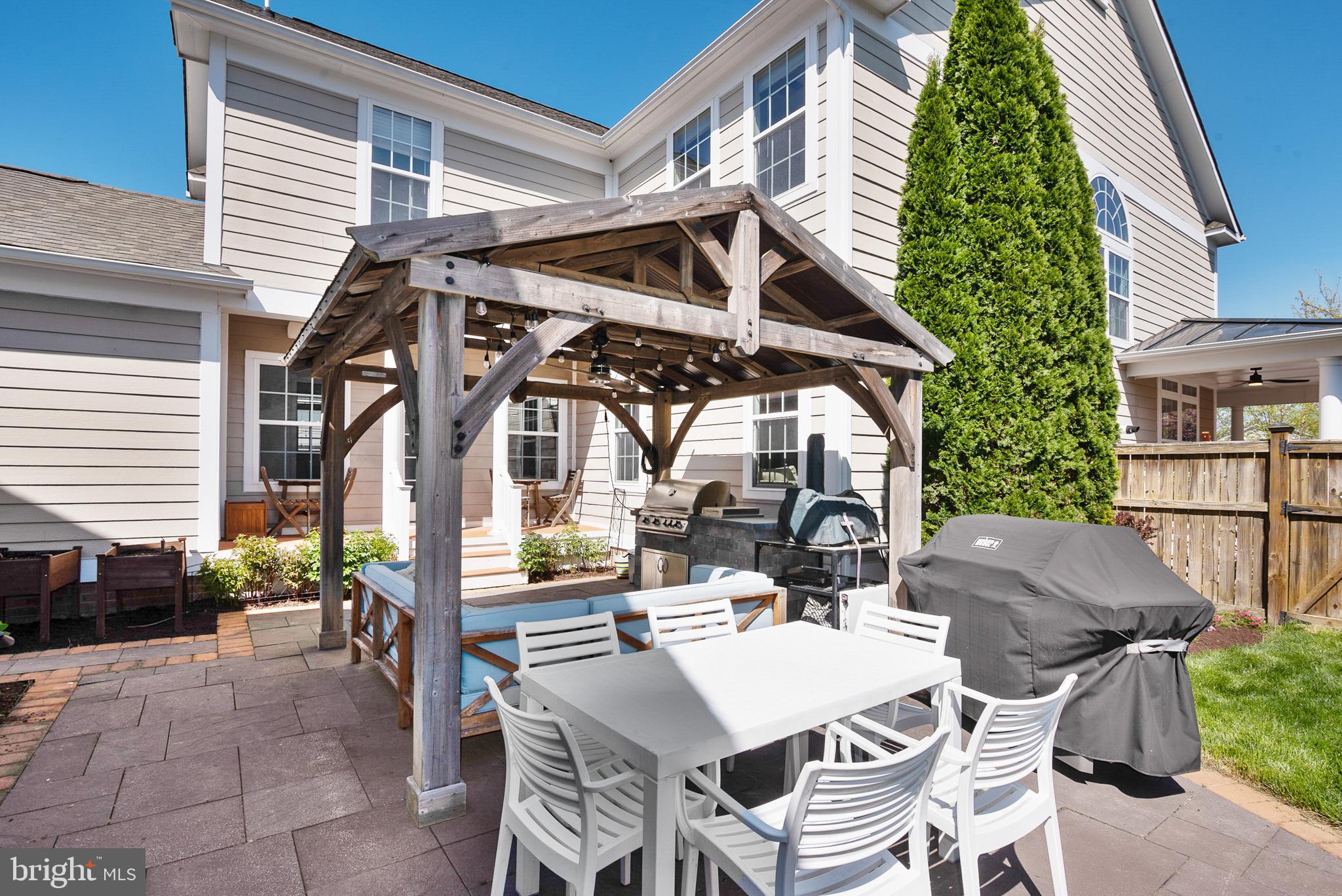 EASTON VILLAGE - Residential