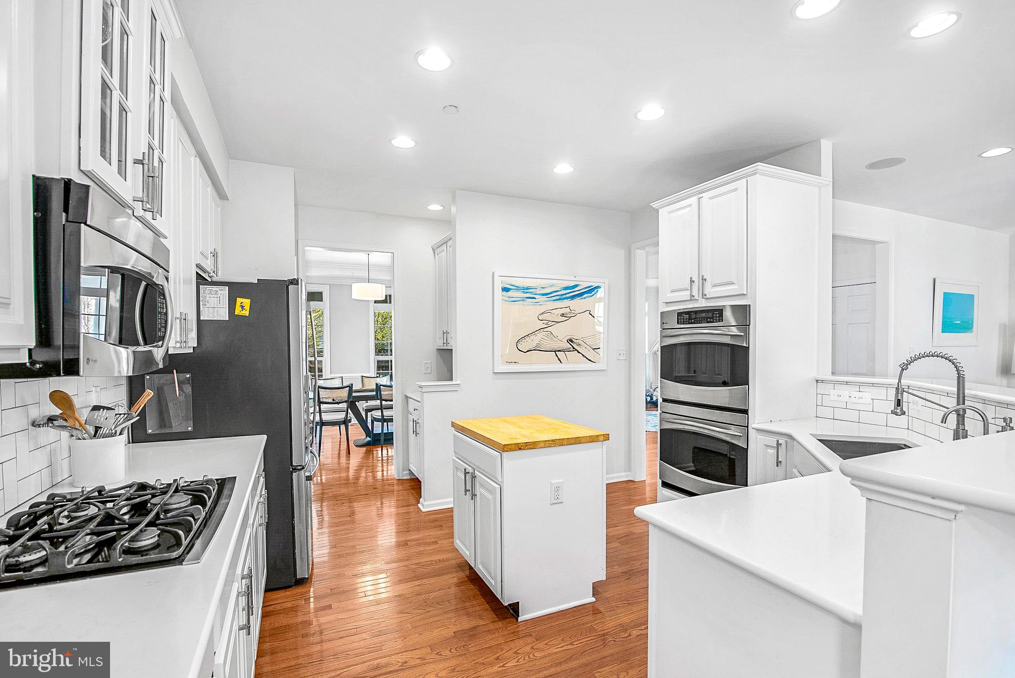 EASTON VILLAGE - Residential