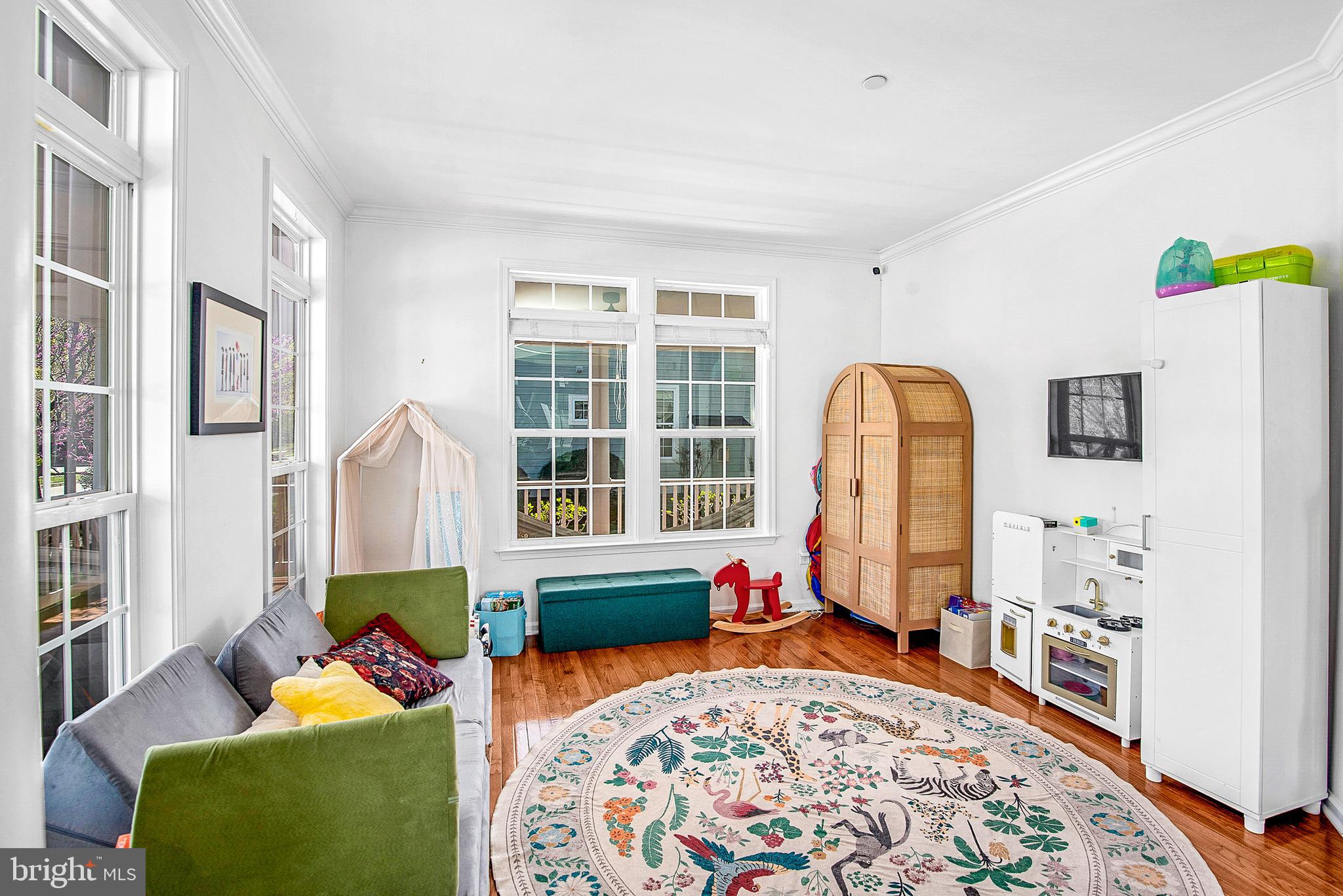 EASTON VILLAGE - Residential